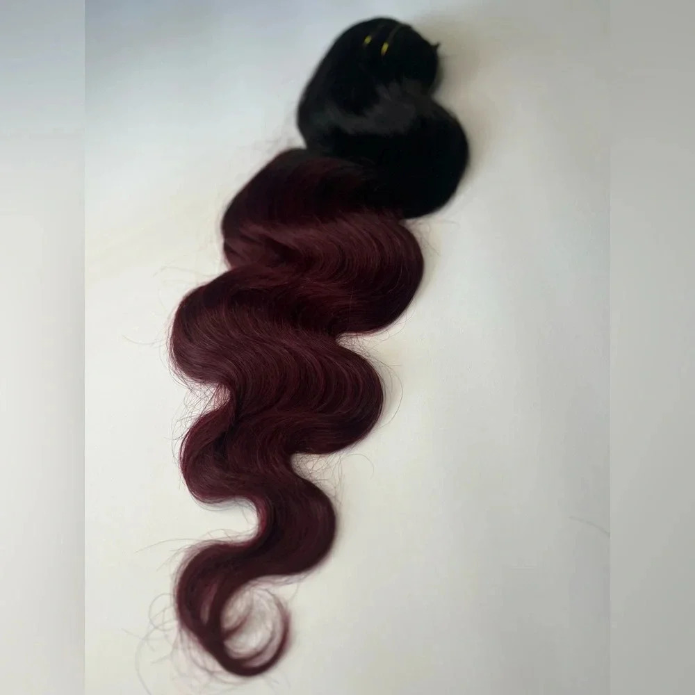 Body wave clip in hair extensions black & Cheery wine red